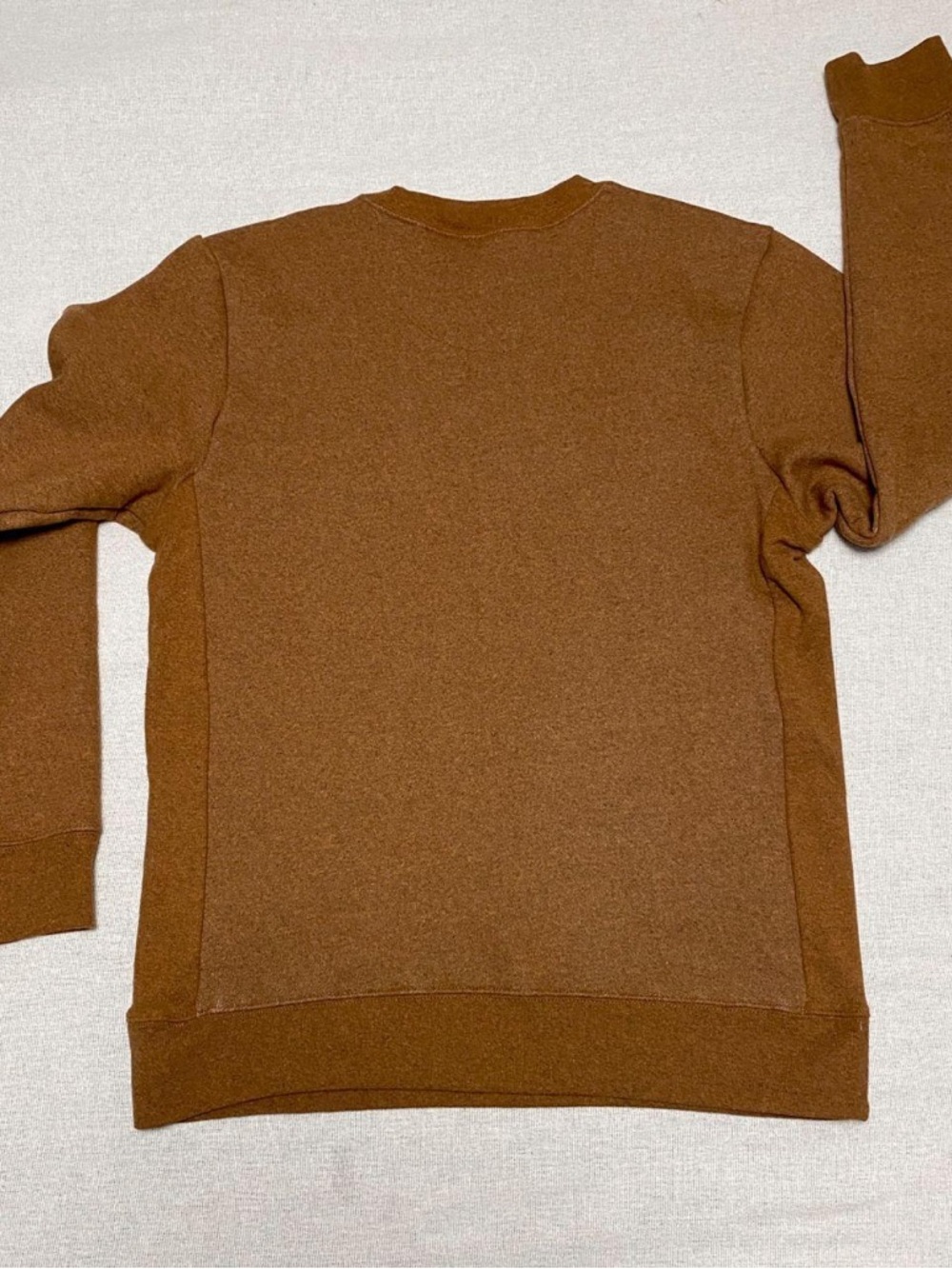 Patagonia Brown Crewneck with Multicolor Mountain Logo - Picture 2 of 7